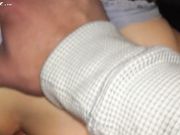 巨根的威力把娇嫩炮友干到喷了一床水