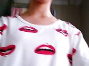 高清露脸可爱妹纸 才艺展示先唱一首歌曲 然后脱光衣服展示身体