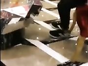 现在的主播花样真多在KTV里直播啪啪还叫粉丝刷礼物3