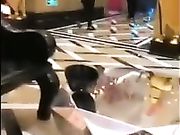 现在的主播花样真多在KTV里直播啪啪还叫粉丝刷礼物3