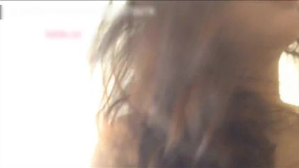 98年艺校小美女坐在大鸡巴上不停的摇摆