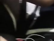 饥渴丰满少妇晚上出击勾引胖司机激情车震