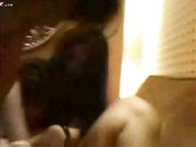 某大学教授带的两个女学生到宾馆激情双飞