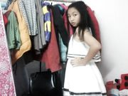 涉世未深年轻小演员为了上镜出名被禽兽导演诱骗脱衣1