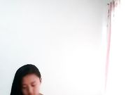 穿性感黑丝袜艺术院校露脸长发妹子闺房慢慢脱光衣服展示自信满满的肉体