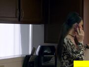 冷艳女神看到妹妹与她男友炮战忍不住加入