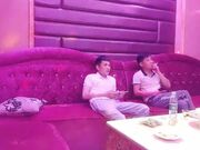 歌厅探花专攻KTV小姐姐 深夜场叫了两个妹子一人一个4P 沙发上翘起屁股后入撞击