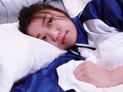 醉汉路边捡了个离家出走巨乳高中生回家啪啪