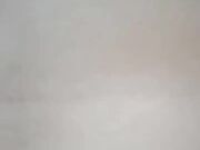 19岁清纯萝莉妹子 小哥把妹子抱起又站着操 妹子直喊爸爸