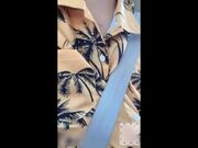 高铁露出美少女《Naomiii》私家车上和男友啪啪啪 左手方向盘右手玩美穴香艳无比