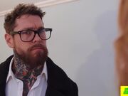 丰满的酒店老板娘对待健美的小伙要亲自上阵