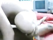 狼哥搞了一堆姐妹花 小鸡巴看起来不行 干起美女还是很猛的淫水直流