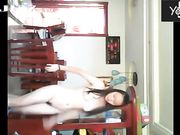 天然大奶艺校漂亮高挑长发美女自家客厅慢慢脱衣走秀 不多说了 秒懂下吧