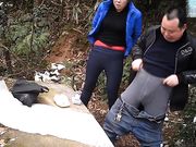 胖哥和野鸡在公园小山上苟合