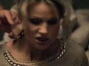 美女狱警监狱疯狂性爱众猛男齐操淫荡小骚货