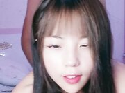 清纯甜美大学和中年大叔骑乘后入从下往上视角进出抽插