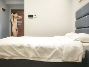 修长美腿外围女镜头前深喉扶着细腰后入撞击