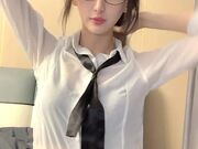 近期全网下海最极品青春漂亮的女神 大大的眼睛炯炯有神 高挑的身材