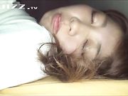 逼逼粉嫩的美女大学生约会网友被迷倒无套内射一穴白浆