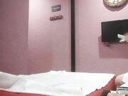 按摩店挑三拣四短发少妇口交啪啪大白兔诱人