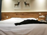 约大奶纹身妹啪啪椅子上摸逼后入抽插操哭01