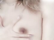 双胞胎姐妹花浴室诱惑贫乳小奶子翘起美臀拍打