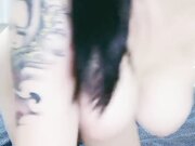 19岁美妞爆乳一线天粉穴掏出大奶揉捏01