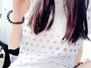 苗条年轻嫩妹收费洗澡自慰和炮友啪啪