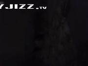 趁老婆不在家把18岁还在上学的小姨子拿下