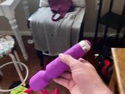 性感的奥布里·瓦伦丁下班休息 享受她的玩具和男友的大鸡巴