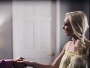 纯粹的禁忌克里斯蒂·林恩发现出轨的丈夫在和保姆做爱