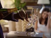 黑人阿德里亚·雷和阿丽安娜·玛丽第一次跨种族三人行