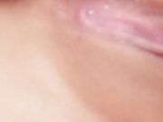 白丝小萝莉自拍诱惑呻吟