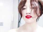 阿姨骚死了浴室顶呱呱肉棒插得小穴发骚流浆