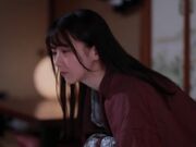 我和讨厌死的上司出差时 在温泉旅馆同住了一个房间