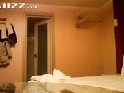 国内小夫妻度蜜月在旅店洗完澡后脱去浴袍做爱 身材特给力