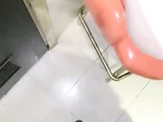 坐标帝都 收益榜第八名人气主播 挑战KTV啪啪 包间外人来人往 美酒佳人作伴