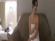 校园女神 神似刘亦菲 难忘一夜 精品推荐 在校学生兼职 怕客急没穿内衣就过来了好评