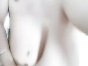 好久不见的香菜一直还是撩骚网友 在线约炮给网友发自己小电影