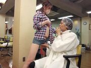 在巨乳人妻工作的美容院 我被其他顾客偷偷挑中了天川2