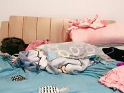 极品两个熟女少妇双飞大战瘦瘦哥哥 已撸鸡巴很翘 浴池洗澡多人的淫乱