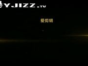 秃顶公公真性急 在厨房又舔又摸就把漂亮儿媳给草