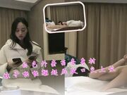 白色外套苗条身材妹子啪啪翘起屁股口交上位