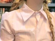 极品尤物金发美女 不知火舞装扮 带炮友户外吃饭 卫生间脱衣诱惑 叫上炮友厕所操逼