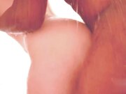 淘气金发美女对大黑蟒唯命是从