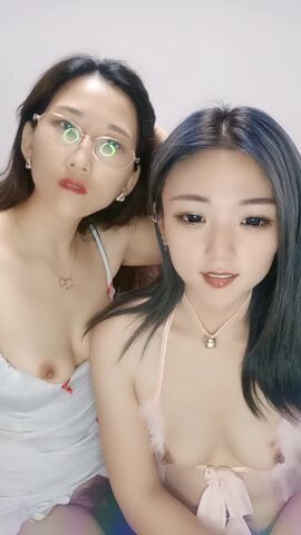 大鸡巴抽姐姐的脸 就喜欢草小姨子1