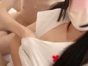 胎妈妈鸭店第二集 以欣 Amy 伊奶蝶三美大战4男的淫乱大聚会2