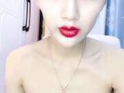 男人们的爱妃坐骑掰穴展示鲜红阴蒂