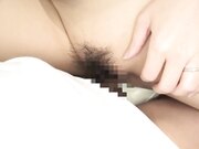 用嘴服务完他后 她将他的鸡巴放入沾满她爱液的阴道中1