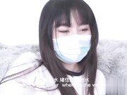 小姐姐穿着性感的白色蕾丝吊带袜给大哥泄欲